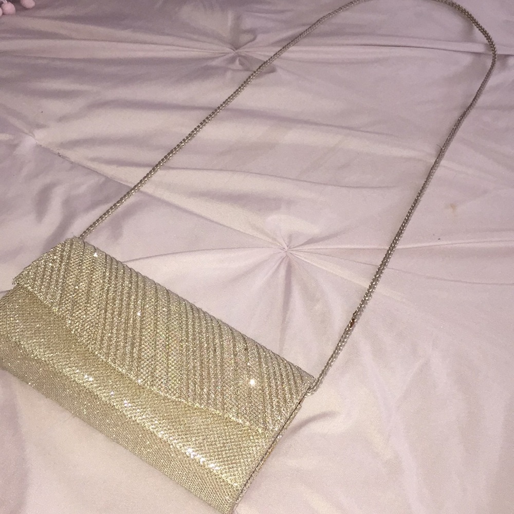 Gold clutch with strap ✨